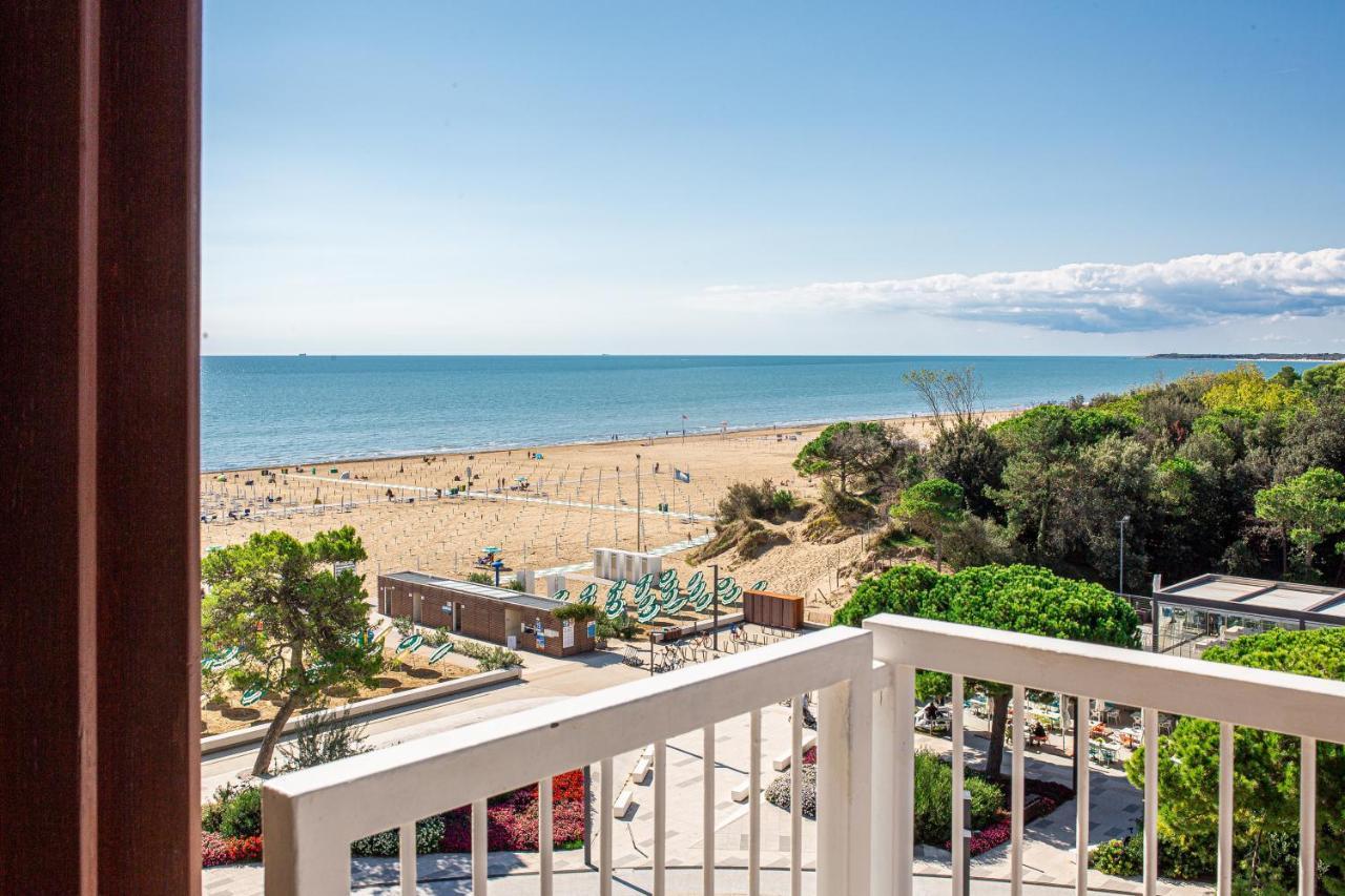 Hotel Atlantic Lignano Sabbiadoro Exterior foto